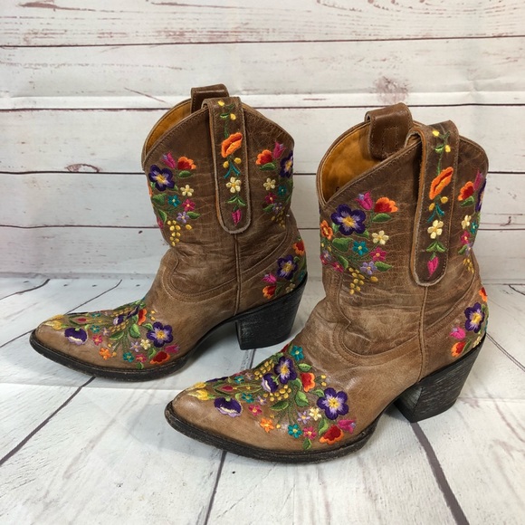 womens cowboy boots embroidered flowers